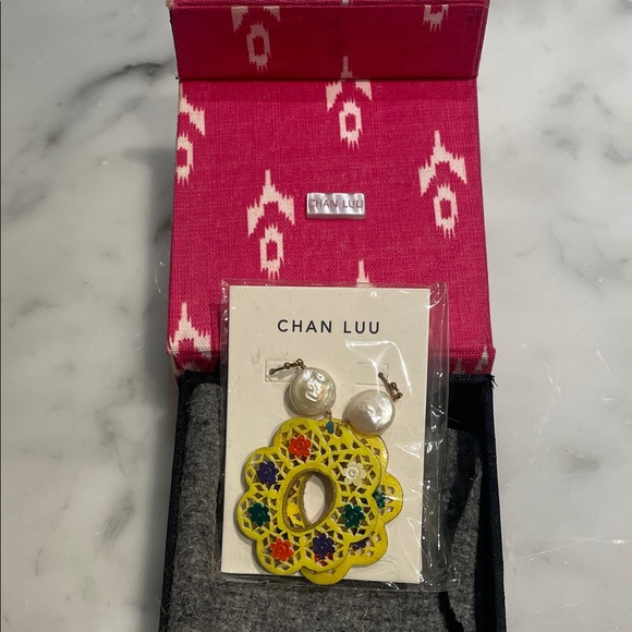 Chan Luu Yellow Floral Multicolor Earrings - Picture 1 of 9